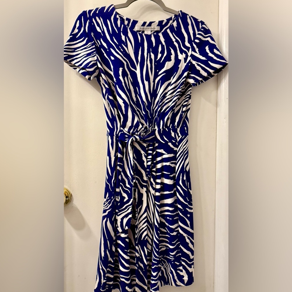 Diane Von Furstenberg Zebra Print Wrap Dress in Blue and White Sz4
